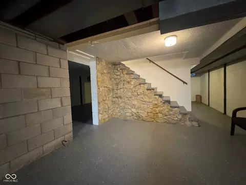 8424 E Mulberry St, Columbus, IN 47203 photo 34
