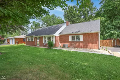 8424 E Mulberry St, Columbus, IN 47203 photo 4