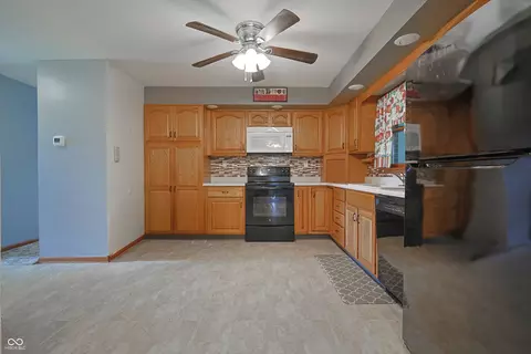 8424 E Mulberry St, Columbus, IN 47203 photo 11