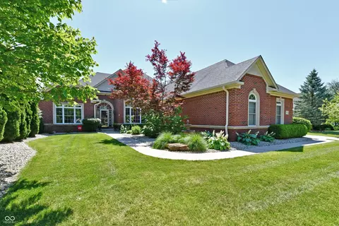 7413 Misty Woods Ln, Indianapolis, IN 46237