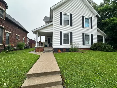 202 Woodlawn Pl, Crawfordsville, IN 47933