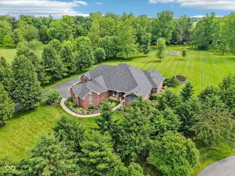 8301 Cooper Ln, Zionsville, IN 46077