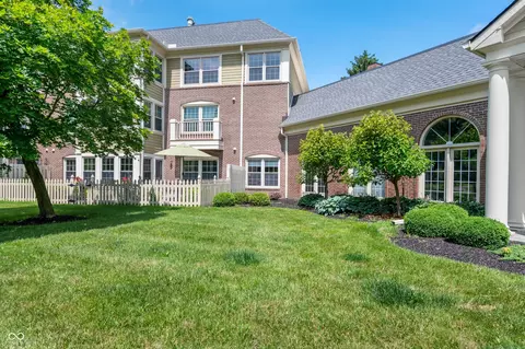 7601 Newport Bay Dr #115, Indianapolis, IN 46240