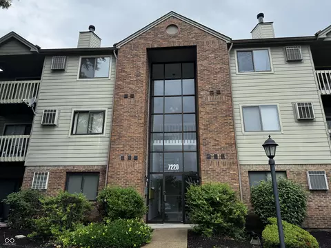 7220 Village Pkwy Dr #3, Indianapolis, IN 46254
