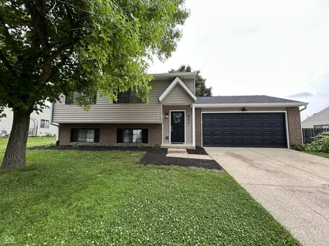8277 N Waterford Dr, Columbus, IN 47201