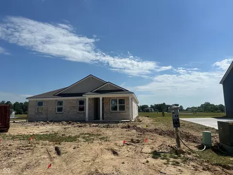 7877 Magnolia St, New Palestine, IN 46163