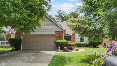 1067 Acadia Ct, Indianapolis, IN 46217