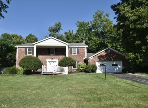 44 Horseshoe Ln, Carmel, IN 46033