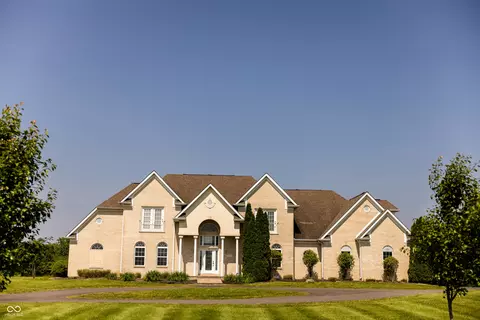7493 W Lane Rd, Mccordsville, IN 46055