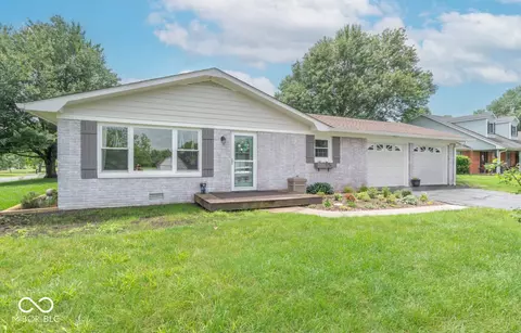 2875 E Woodside Dr, Mooresville, IN 46158