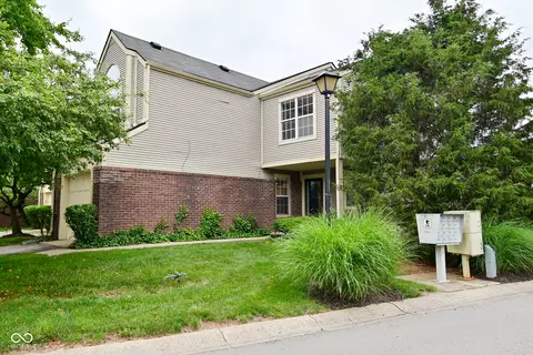 9477 Aberdare Dr N, Indianapolis, IN 46250