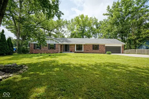 1015 Fox Hill Dr, Indianapolis, IN 46228