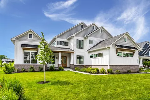 10703 Barrington Way, Zionsville, IN 46077
