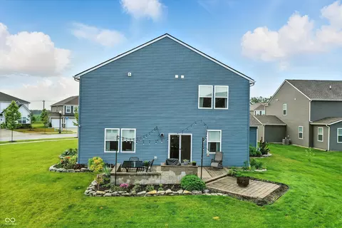 Exterior - 8547 Winton Pl, Pendleton, IN 46064 photo 6 of 11