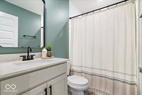 Bath - 8547 Winton Pl, Pendleton, IN 46064 photo 1 of 4