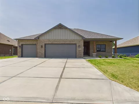 3301 Hickory Ln, Lapel, IN 46051