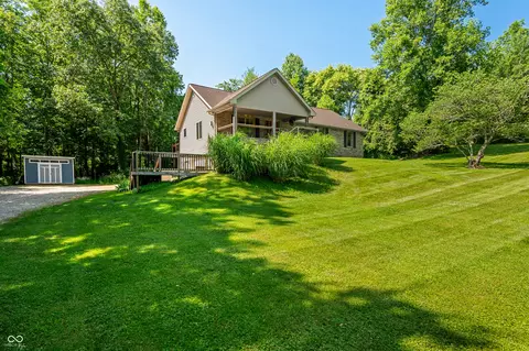 11059 W Old Nashville Rd, Columbus, IN 47201