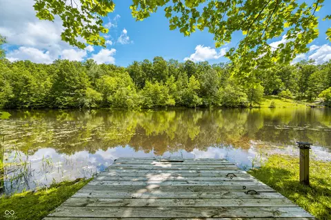 526 Lake Turner Ln, Nashville, IN 47448