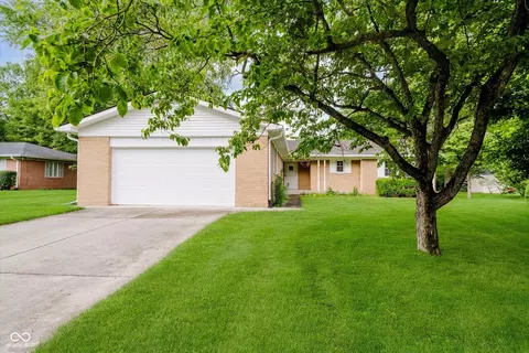 8022 Hoover Ln, Indianapolis, IN 46260