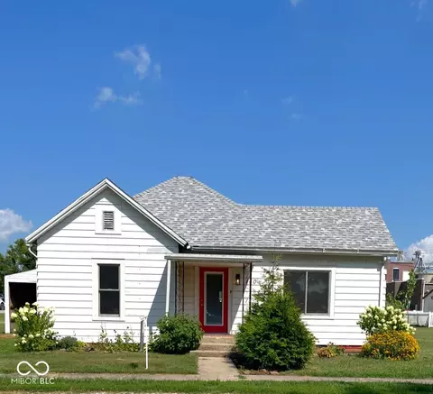 140 N Sycamore St, Dana, IN 47847
