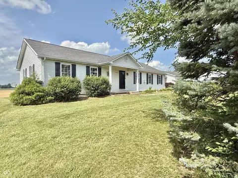 1687 Killion Ave, Seymour, IN 47274