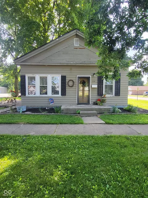 1121 5th St, Covington, IN 47932 photo 3