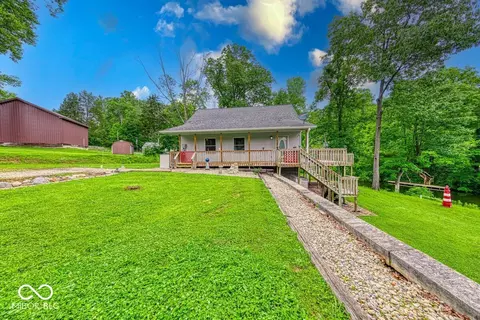 8635 S Providence Dr, Nineveh, IN 46164