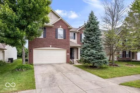 8877 N White Tail Trl, Mccordsville, IN 46055