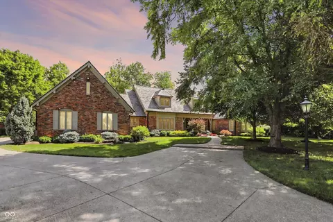 8661 Williamshire W Dr, Indianapolis, IN 46260