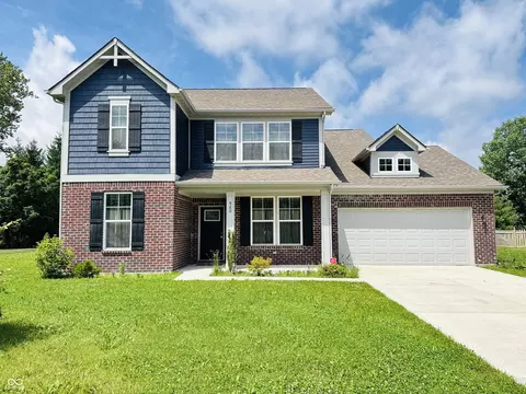 980 S Raylee Garden Dr, New Palestine, IN 46163