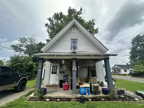 9 E Liberty St, Greencastle, IN 46135