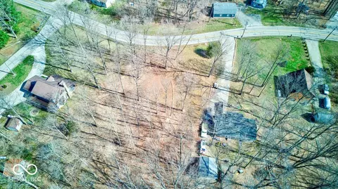 8088 Centerlake Dr, Nineveh, IN 46164