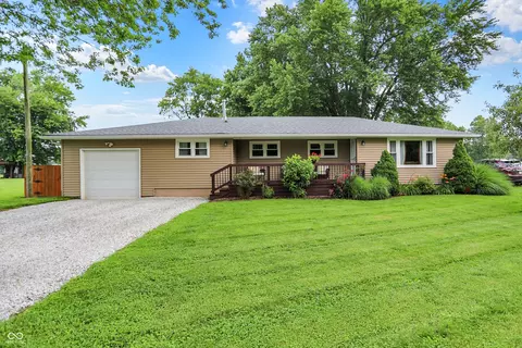 8760 Big Bend Rd, Martinsville, IN 46151
