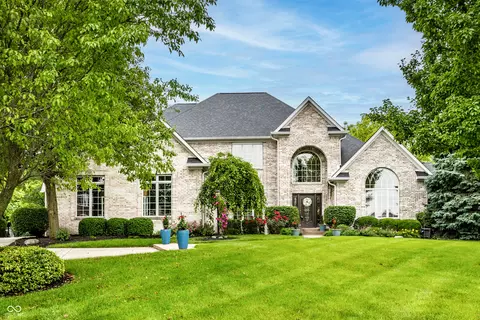 1037 Deer Lake Dr, Carmel, IN 46032