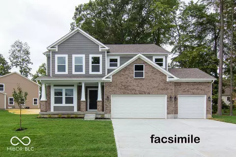 696 Yorkshire Dr, Columbus, IN 47201