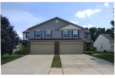 1049-1051 Taurus Ct, Franklin, IN 46131