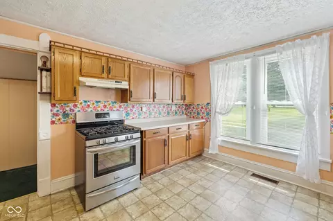 Kitchen - 206 E Franklin St, Roachdale, IN 46172 photo 1 of 3