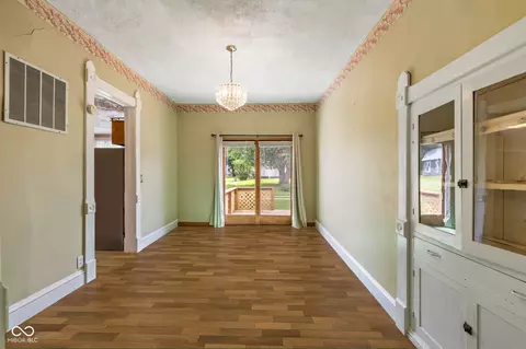 Dining - 206 E Franklin St, Roachdale, IN 46172 photo 1 of 2