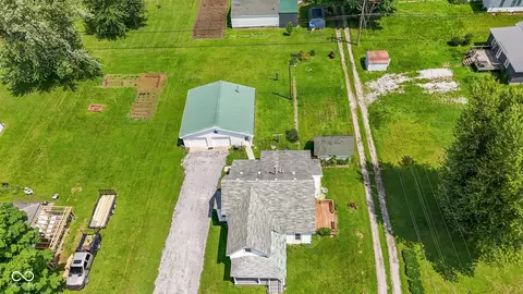 206 E Franklin St, Roachdale, IN 46172
