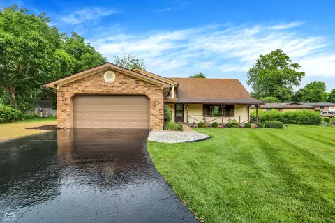 4070 Serenity Way Ct, Greenwood, IN 46142