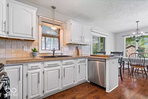 Kitchen - 770 Viewpoint Dr, Plainfield, IN 46168 photo 4 of 4
