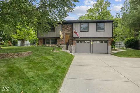 618 Shady Creek Dr, Greenwood, IN 46142