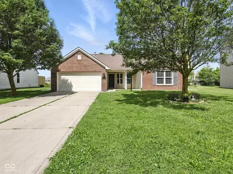1702 Juniper Ln, Greenwood, IN 46143