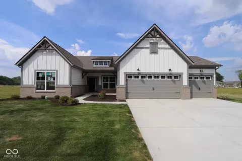 10424 Oak Bend Blvd, Indianapolis, IN 46239