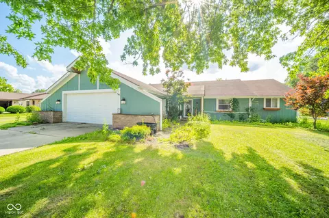 909 S Devonshire Rd, Yorktown, IN 47396