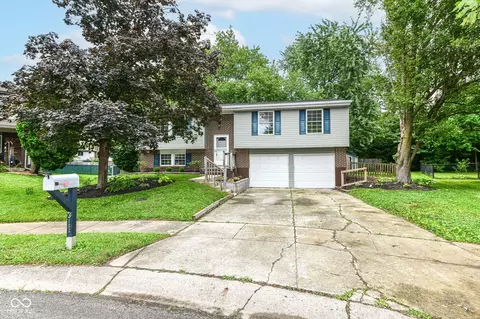317 Heritage Ct, Fishers, IN 46038