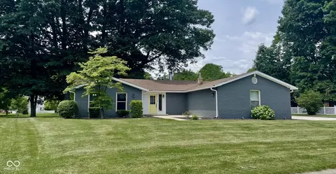 540 Lazy Ln, Greenwood, IN 46142