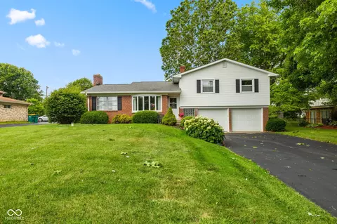 3388 S Leonard Rd, New Palestine, IN 46163