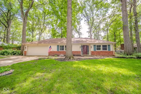 2613 W Queensbury Rd, Muncie, IN 47304