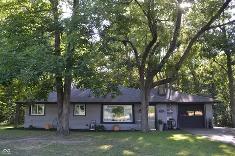 704 S Rockfield Rd, Veedersburg, IN 47987